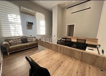 150 m2 ofislər: Müasir ofis mebeli komplekti təqdim olunur. Dəst iş mühiti üçün — 8
