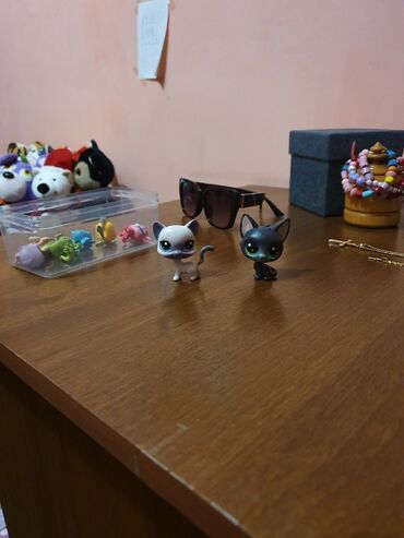 Игрушки: ПРОДАЮТСЯ LPS Original На шарнирах, 6см Сиамская и чёрная кошка