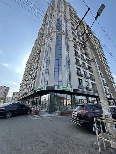 один: Сдаётся коммерческое помещение 109 кв. м на первом этаже современного — 5