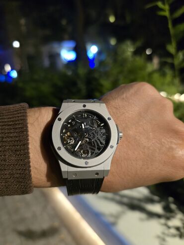 Qol saatları: Qol saatı, Hublot, rəng - Qara