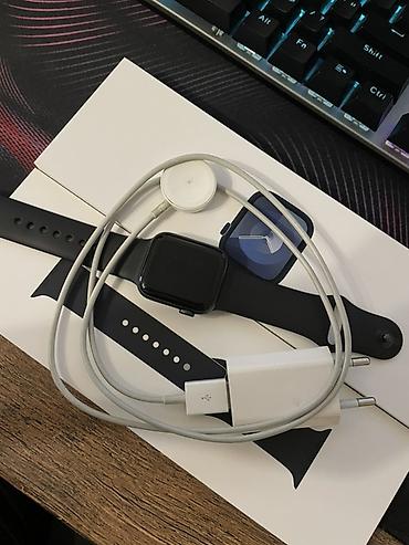 Состояние идеальное Смарт-часы Apple Watch SE 40MM (серия с