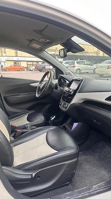 kiya bongo: Chevrolet Spark: 2015 г., 1 л, Автомат, Бензин, Хэтчбэк — 8