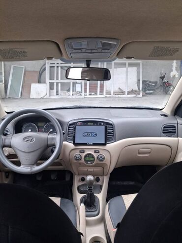 Hyundai: Hyundai Accent: 1.4 l | 2008 il Sedan — 11