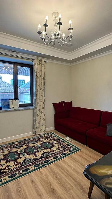 Продажа коттеджей и домов: Продается 2-х эт. дом + цокольный этаж Район Киргизия-1 Зем. участка - — 16