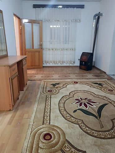 Həyət evləri və villaların satışı: 2 otaqlı, 35 kv. m, Orta təmir — 28