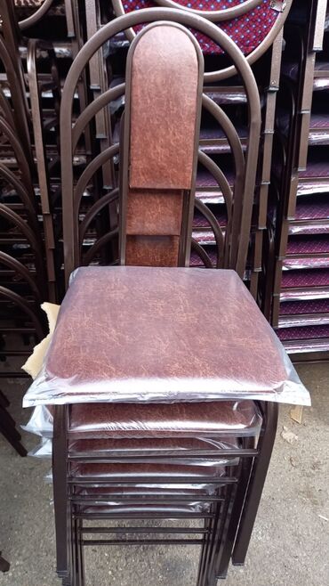 Stullar: Stullar, Stollar. Masalar. Stol stul desti. Masa və oturacaqlar — 25