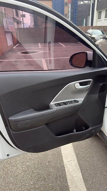 Kia: Kia Niro: 2019 г., Гибрид, Кроссовер — 11