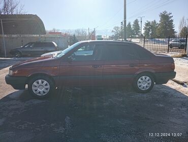 машина аутбек: Volkswagen Passat: 1993 г., 1.8 л, Механика, Газ, Седан