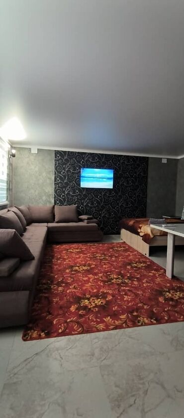 Посуточная аренда квартир: 1 комната, Круглосуточное заселение, Постельное белье, Душевая кабина — 3