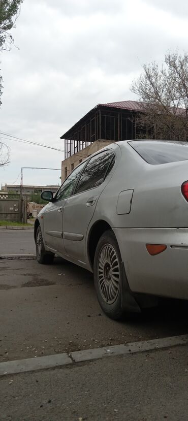 nissan quest: Nissan QX: 2002 г., 2 л, Автомат, Бензин, Седан