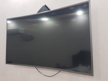 oval samsung tv: Televizor