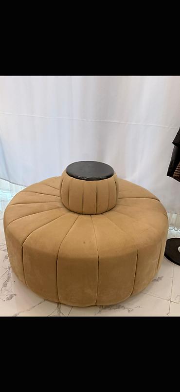 ucuz mebelər: Dairəvi salon ottomanı/oturacaq - Dizayn: mərkəzdə yüksəldilmiş — 1