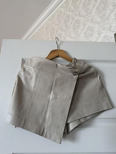 Qadın şort-ətək (skort), açıq boz/bej tonunda. - Material: dəriyə lalafo.az -da Qadın şort-ətək (skort), açıq boz/bej tonunda. - Material: dəriyə