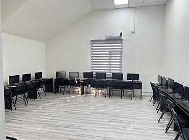 Аренда офисов: Сдается коммерческое помещение Адрес: Ахунбаева 79 / ул. Матросова 2 — 2