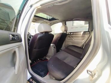 Volkswagen: Volkswagen Passat: 1.8 l | 2024 il Sedan — 10