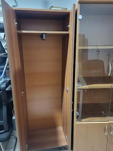 Mebel: İşlənmiş, 2 qapılı, Qəhvəyi, Açılan, Düz dolab — 2