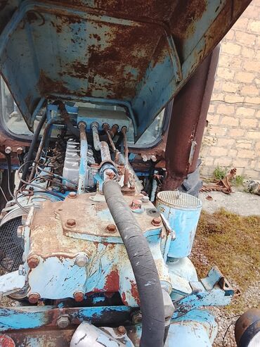 Traktorlar: Traktor zavoddu her yeri super vəziyyətdədir — 18