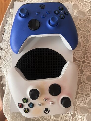 PS4 (Sony Playstation 4): Xbox series s icinde 100-150 manatliq oyun verirem