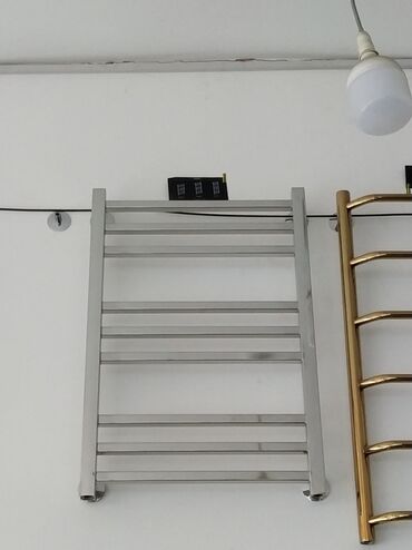 santexnika utusu: Paslanmayan poladdan düz xəttli dəsmal qurutma/radiator (divara montaj