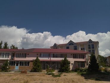 купить квартиру в киргизии: 2 комнаты, 50 м², Индивидуалка, 2 этаж