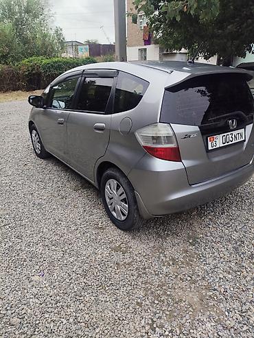 dodge hellcat: Honda Fit: 2010 г., 1.4 л, Механика, Бензин, Хэтчбэк — 4