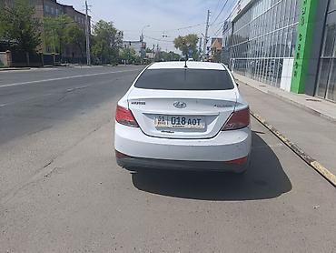 renault duster: Hyundai Solaris: 2015 г., 1.6 л, Автомат, Бензин — 2