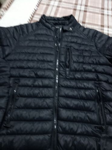 new yorker ženske jakne: Jakna crna Bershka, veličina S, 700din