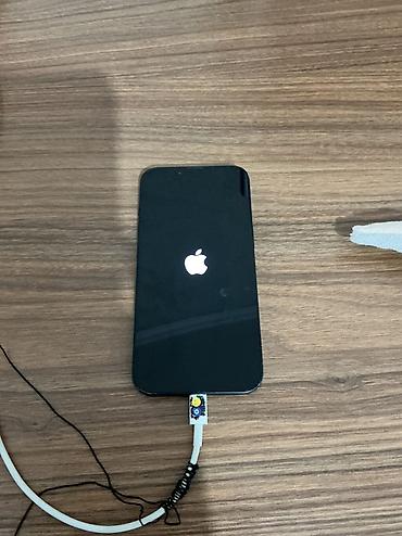 iphone 11 elde: IPhone 13, 128 GB, Midnight, Face ID, Qırıq, Simsiz şarj — 2