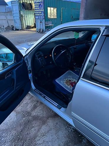 Mercedes-Benz: Mercedes-Benz E-Class: 1996 г., 2 л, Механика, Бензин, Седан — 11