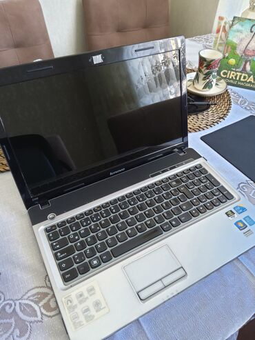 islenmis noutbuklar: İşlənmiş Lenovo IdeaPad, 15.6 ", Intel Core i3, 256 GB, Ünvandan götürmə