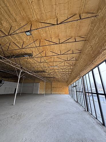 Продажа помещений свободного назначения: Продаётся коммерческое помещение 905 кв.м. (10 соток) Сокулук центр, у — 4