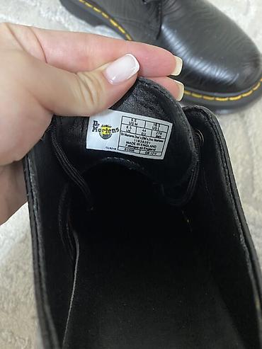 вулкани: Мужские классические ботинки Dr. Martens 1460, изготовлены из — 6