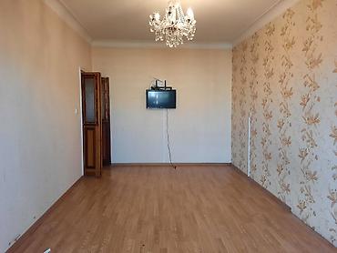azadliq ev: Bakı, 8-ci mikrorayon, 2 otaqlı, Köhnə tikili, m. Azadlıq Prospekti, 70 kv. m — 1