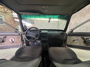 боз белер: Audi 80: 1985 г., 1.8 л, Кол менен иштөөчү, Бензин, Седан — 6