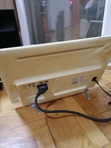 Televizori: TV TESLA Led tanki 24 inča ili 60 dijagonala ekrana ispravan sa jednom — 9