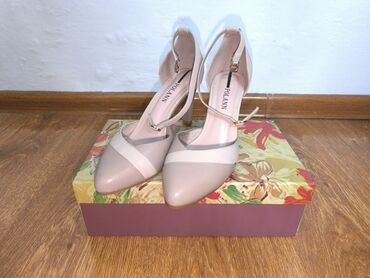 обувь женская: Туфли 36, цвет - Бежевый