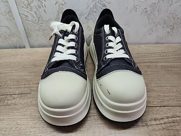 Кроссовки и спортивная обувь: Кроссовки на высокой подошве - Модели: 1) Черные с контрастной — 1