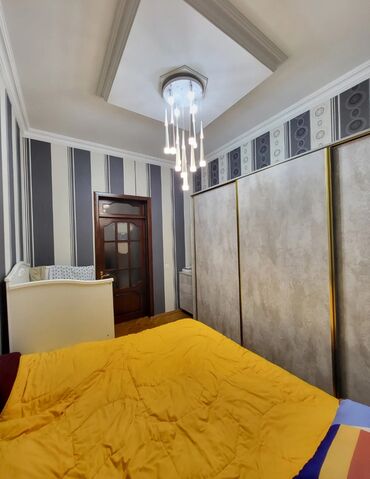 Uzunmüddətli kirayə mənzillər: Mənzil Elmlər Akademiyasi. metrosuna yaxın ərazidə yerləşir.Piyada 3-4 — 5