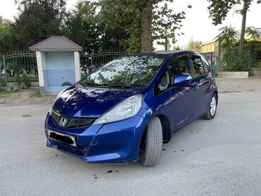 кузовные детали фит: Honda Jazz: 2011 г., 1.3 л, Механика, Бензин, Хэтчбэк