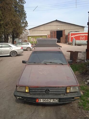 Volkswagen: Volkswagen Passat: 1987 г., 1.8 л, Механика, Бензин, Универсал