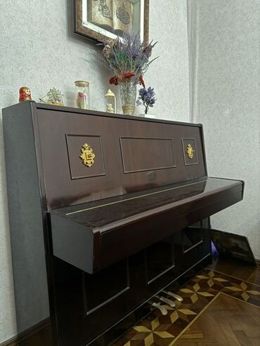 Klavişli alətlər: Piano, Belarus, Akustik