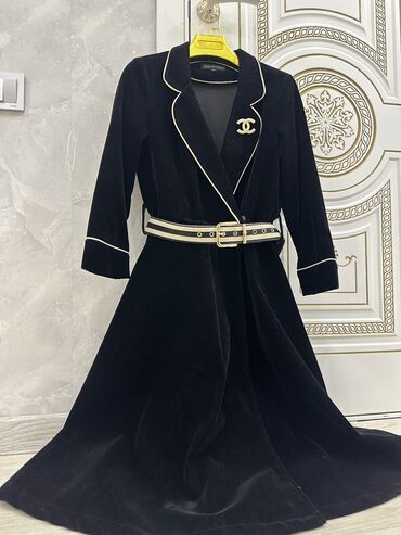 черное платье размер 38: Вечернее платье, А-силуэт, Средняя модель, Бархат, С рукавами, M (EU 38)