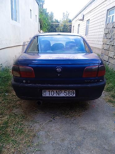 hunda 1997: Opel Omega: 2 l | 1997 il 278998 km Sedan — 6
