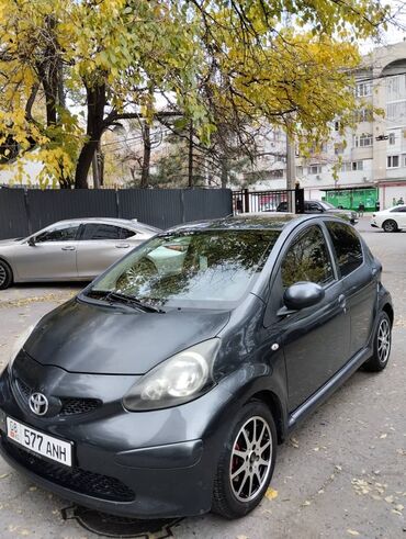 Toyota: Toyota Aygo: 2008 г., 0.9 л, Механика, Бензин, Хэтчбэк