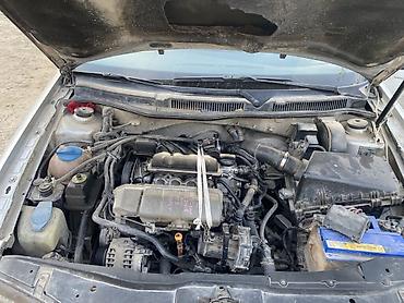 Volkswagen: Volkswagen e-Bora: 2002 г., 2 л, Механика, Бензин, Универсал — 6