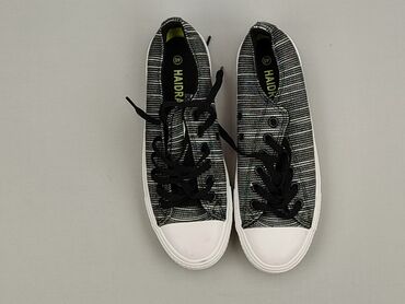 marynarki męskie c a: Sneakers for men, 40, condition - Perfect