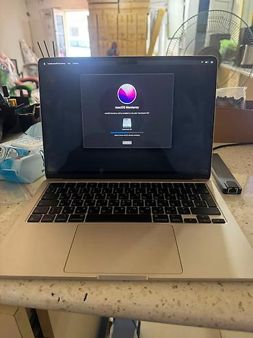 macbook m2 air: İşlənmiş Apple MacBook, 13.5 ", Apple M2, 256 GB, Ödənişli çatdırılma, Rayonlara çatdırılma — 1