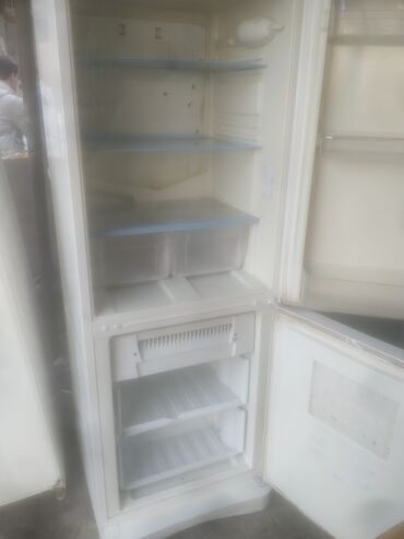 Б/у Холодильник Indesit, No frost, Двухкамерный, цвет - Белый