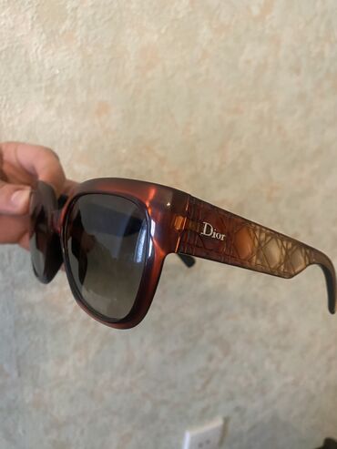 devit 3 ampul qiymeti: Gün eynəyi, Dior