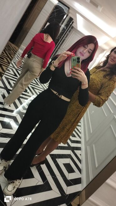 Satış məsləhətçiləri: Madel İş axtariram Mağazada paltar reklami ederem canlı acib Boy 168 — 9